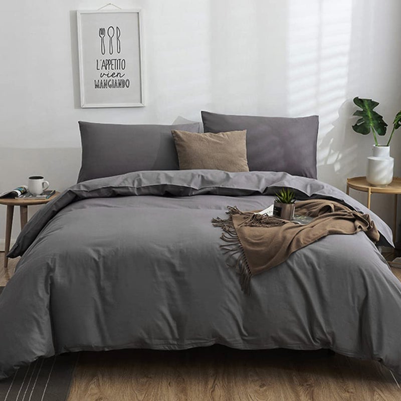CLOTHKNOW طقم لحاف كينج بحجم رمادي من CLOTHKNOW - لحاف داكن رمادي ناعم لجميع الفصول مع 2 غطاء وسادة - Image 1